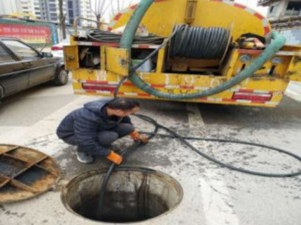 淮安专业管道疏通师傅（淮安下水管道疏通公司）